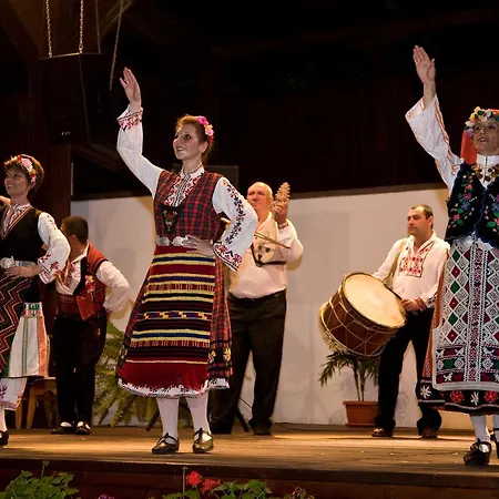 アパートホテル Trakia Plaza 4*