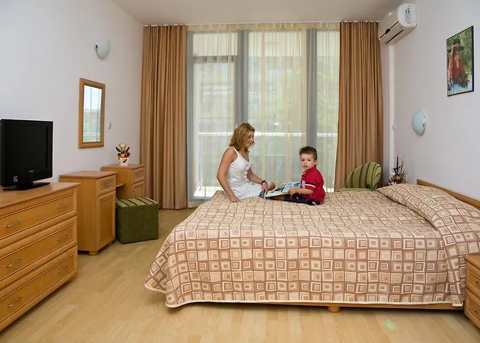 Trakia Plaza מלון דירות 4*