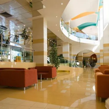 Apartmanhotel Trakia Plaza 4*