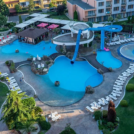 Apartmanhotel Trakia Plaza 4*